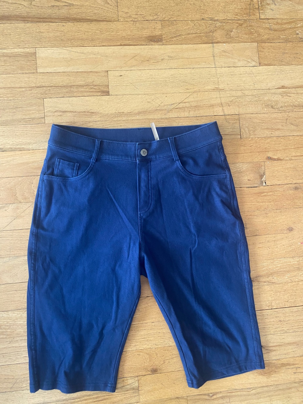 Yelete long shorts. They are amazing and comfy. Size xxl